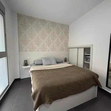 Apolo Studio: En Playa De Canteras Apartment Las Palmas de Gran Canaria